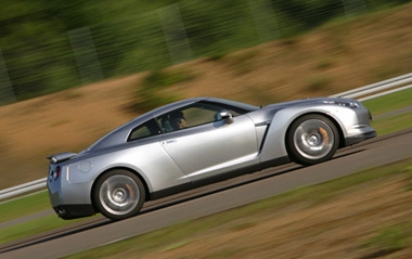  nissan gt-r thách đấu porsche 911 turbo 