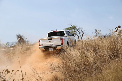  nissan navara - bán tải cho đàn ông 