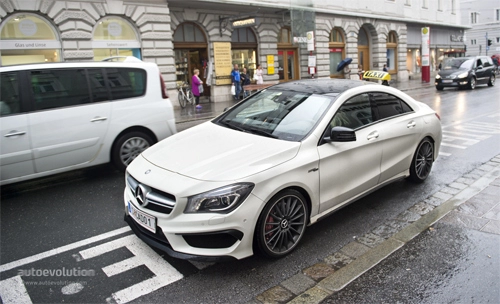  nữ tài xế mang mercedes cla45 amg làm taxi 