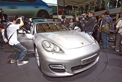  porsche panamera - ngôi sao của thượng hải motorshow 