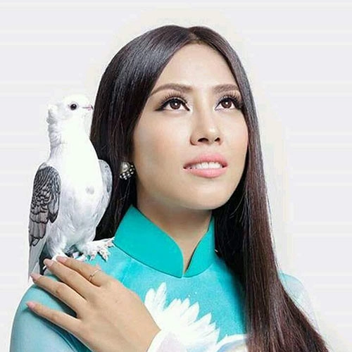 Sao việt đau thắt lòng vì lũ lụt tàn phá miền trung