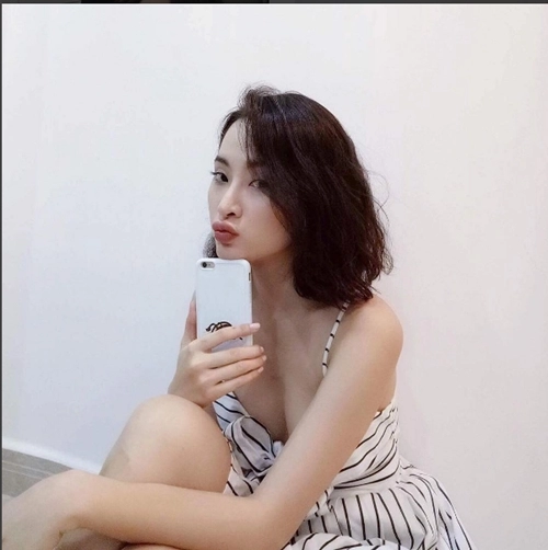 Sexy trên thảm đỏ nhưng ở nhà angela phương trinh mới thật sự kiệm vải