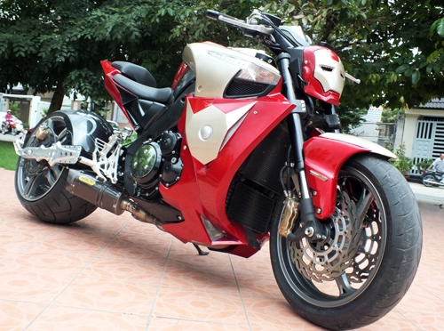  suzuki b-king iron man ở sài gòn 