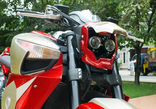  suzuki b-king iron man ở sài gòn 