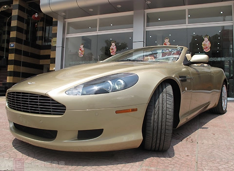  thêm một siêu xe aston martin về việt nam 