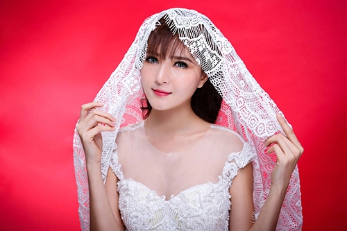 Trong veo mướt mọng chính là xu hướng trang điểm cô dâu hot nhất 2016