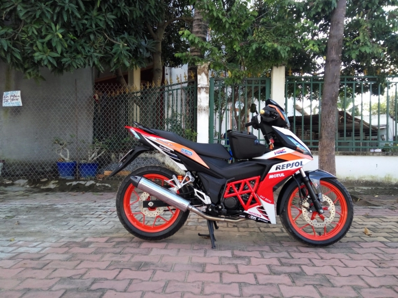 Winner độ phong cách honda repsol của bạn trẻ bình dương