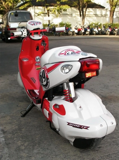  yamaha scooter độ phong cách viễn tưởng 