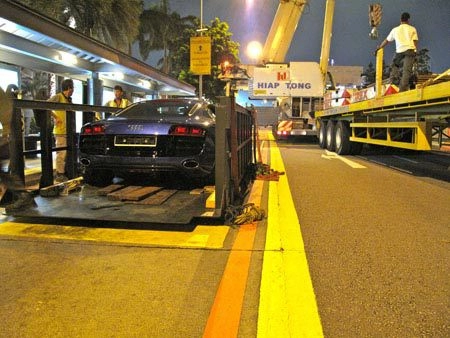  audi r8 v10 đầu tiên xuất hiện tại singapore 