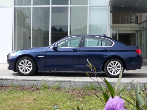  bmw 523i - sang trọng và thể thao dưới nắng sài gòn 