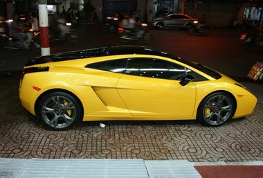  hàng độc lamborghini gallardo se cập cảng việt nam 