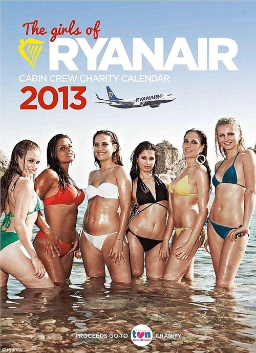 Hãng hàng không bỏ bộ lịch tiếp viên mặc bikini sexy