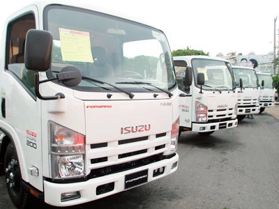  isuzu việt nam ra mắt xe tai new forward 