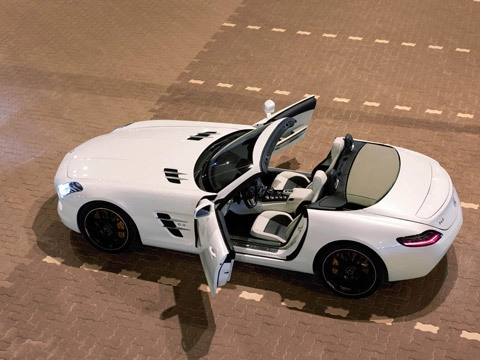  mercedes sls amg roadster chính thức ra mắt 