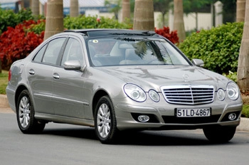  mercedes việt nam một mình giảm giá 