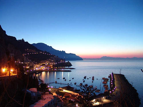 Ngất ngây vẻ đẹp bờ biển amalfi