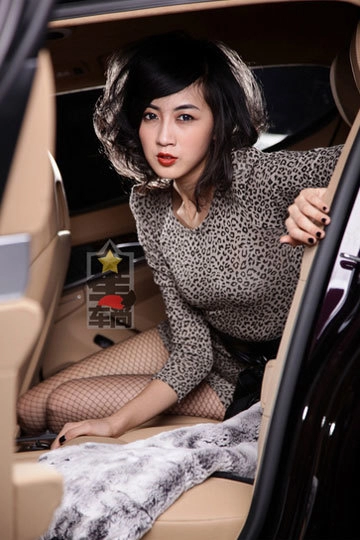  người đẹp trung quốc sexy bên panamera turbo 