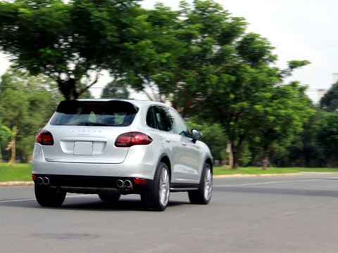  porsche cayenne - cỗ máy 300 mã lực trên phố sài gòn 