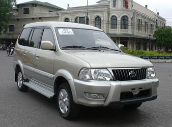  toyota zace bị rốc máy 