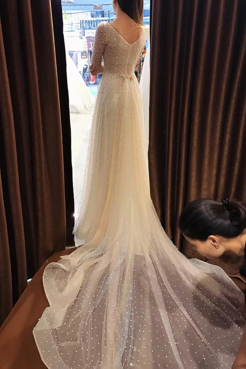 Btv xinh đẹp nhất vtv hé lộ váy cưới đính 10 nghìn viên pha lê