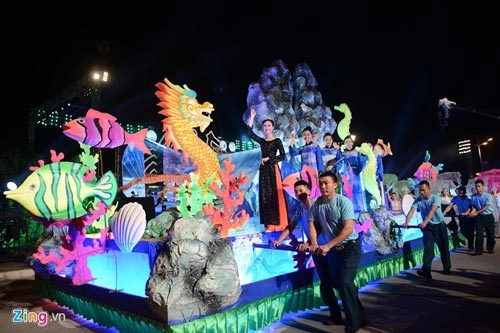 Đêm hội carnaval hạ long tràn ngập màu sắc