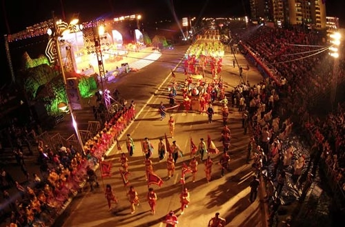 Đêm hội carnaval hạ long tràn ngập màu sắc