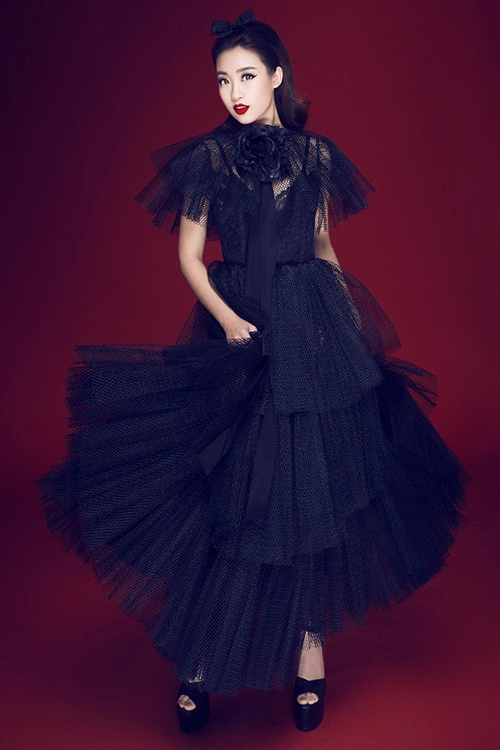 Hoa hậu mỹ linh vô cùng khác lạ khi mặc đầm đen
