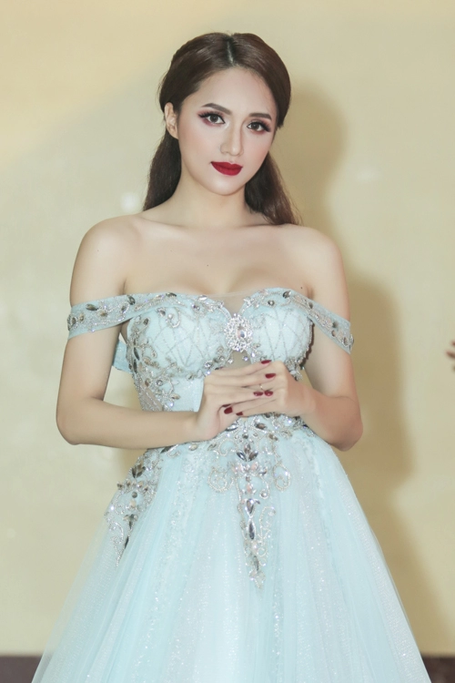 Hương giang idol trễ nải khoe body hoàn hảo mê người