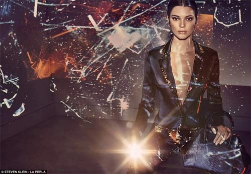 Kendall jenner quyến rũ ngây ngất với nội y xuyên thấu