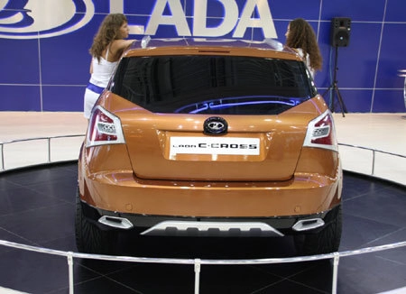  lada trở lại với c-cross 