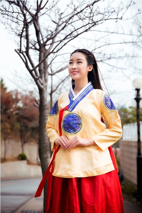 Mỹ linh thanh tú diện hanbok đẹp không kém mỹ nhân hàn quốc