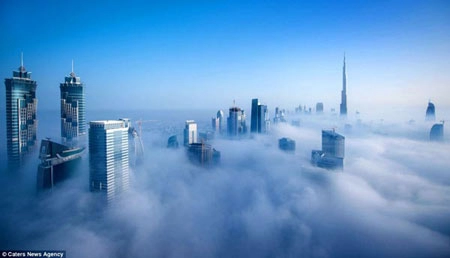 Nhà chọc trời giữa màn mây bồng bềnh dubai