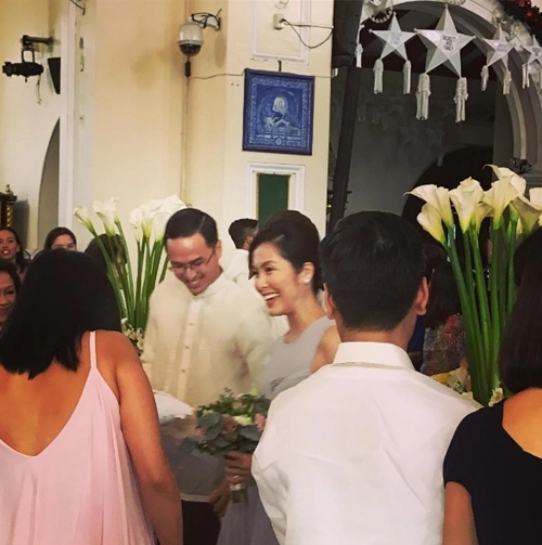 Tăng thanh hà vác bụng bầu 7 tháng dự đám cưới chị chồng tại philippines