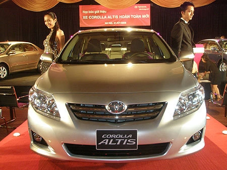  toyota ra mắt corolla altis hoàn toàn mới 