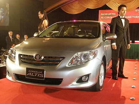  toyota ra mắt corolla altis hoàn toàn mới 