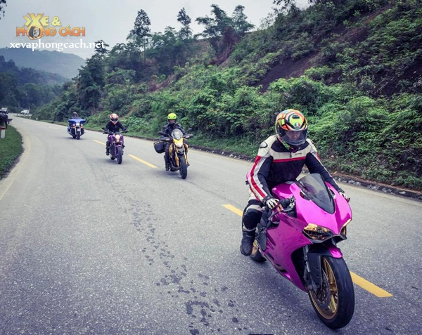 ảnh đẹp mô tô pkl của biker việt trên đường cua