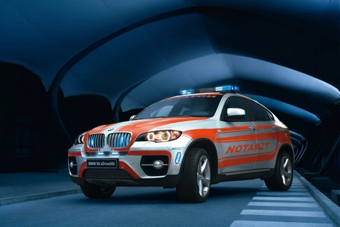  bmw x6 làm xe cứu thương 