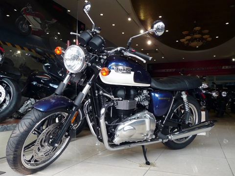  bộ đôi triumph cổ điển giữa sài gòn 