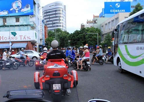  dàn mô tô khủng diễu hành trên đường phố đà nẵng 