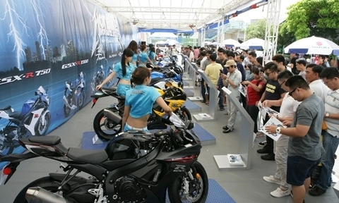  hàng chục nghìn người dự ngày hội siêu môtô suzuki 