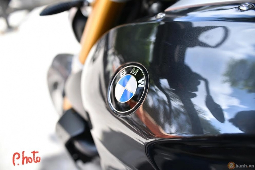 Hàng khủng bmw r 1200 r hiếm hoi tạo dáng tại sài gòn