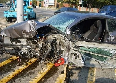  hyundai genesis coupe đầu tiên bị tai nạn 