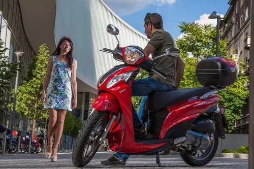  kymco people one 125i 2013 có giá 2100 euro 