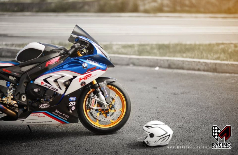 M-racing performance tiếp tục giới thiệu bộ ảnh đẹp cùng bmw s1000rr