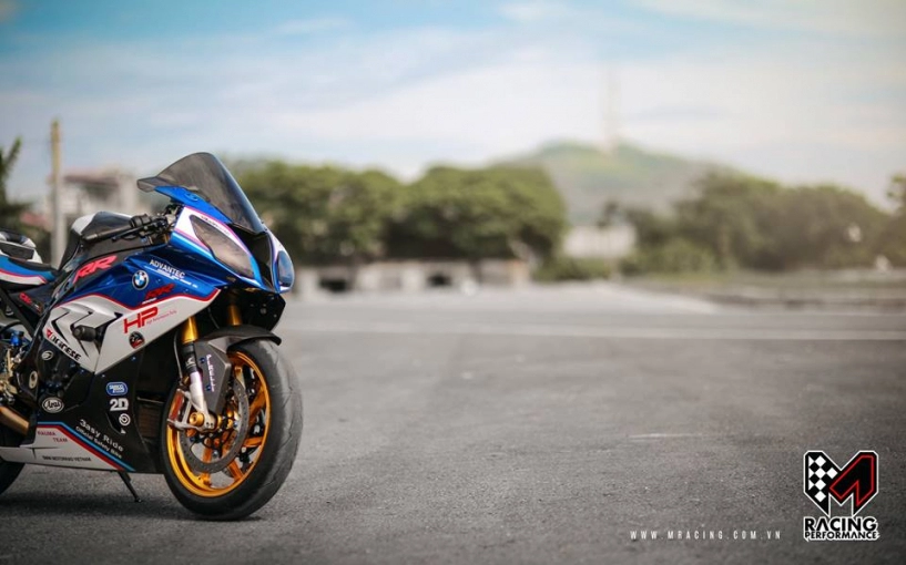 M-racing performance tiếp tục giới thiệu bộ ảnh đẹp cùng bmw s1000rr