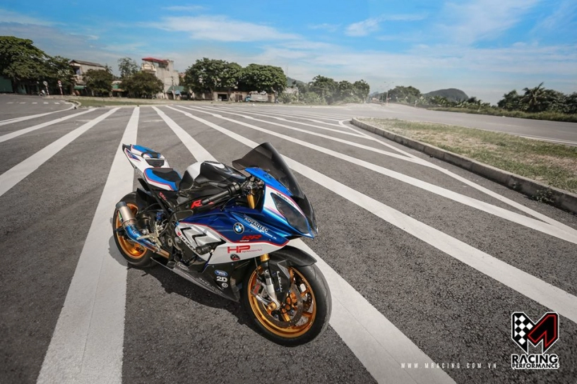 M-racing performance tiếp tục giới thiệu bộ ảnh đẹp cùng bmw s1000rr