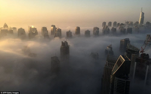 Những thành phố mù sương đẹp ma mị trên thế giới