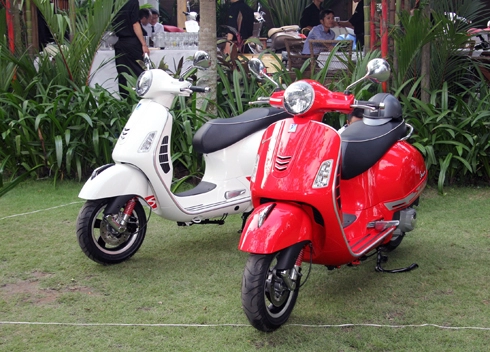  vespa gts super có giá gần 80 triệu đồng 