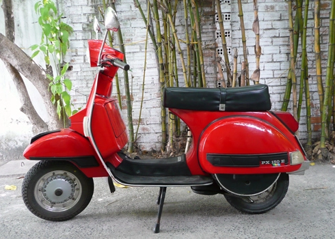  vespa px150 khoe dáng ở cam ranh 