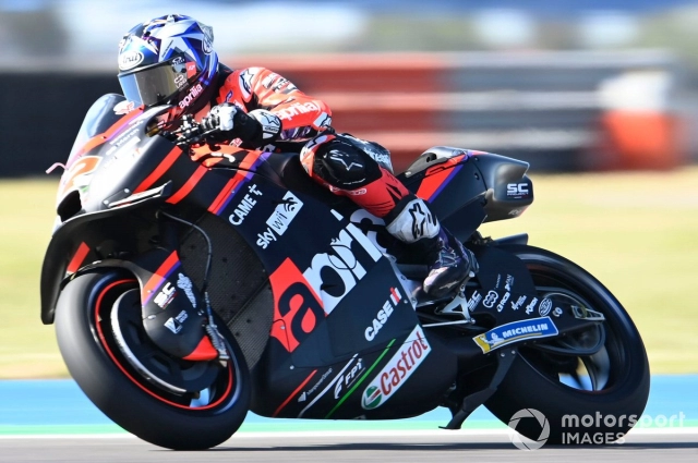 Aleix espargaro đã làm nên lịch sử cho đội aprilia khi dành chiến thắng đầu tiên